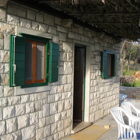 House Svjetlana * Postira